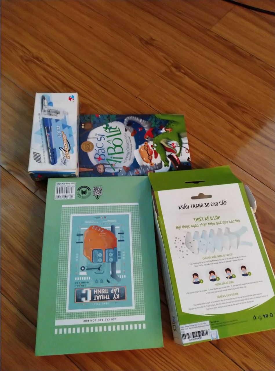 Truyện này dễ thương lắm . Bác sĩ biết nói chuyện với tất cả loài vật trong rừng và khám chữa bệnh cho chúng.