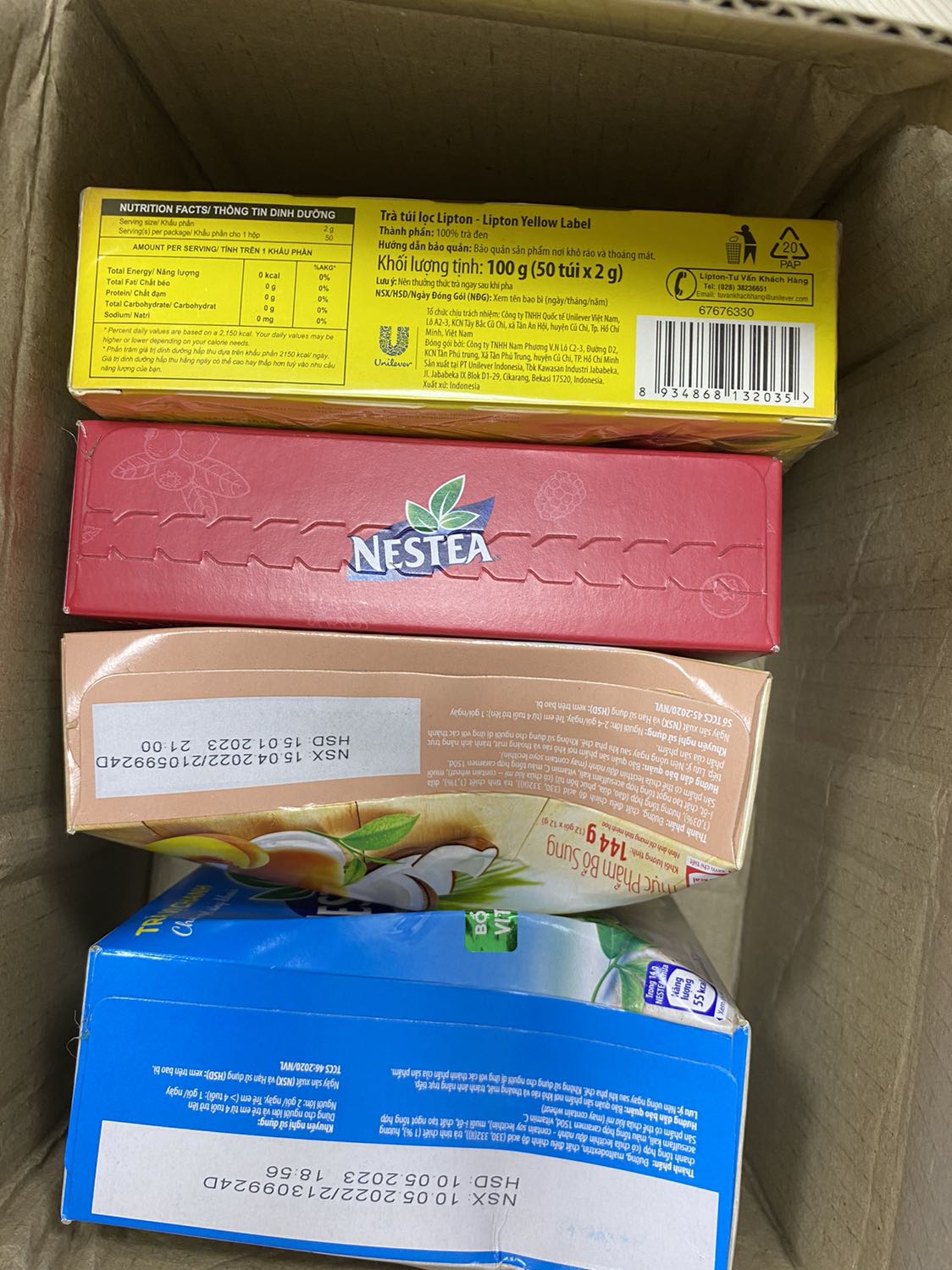 Mình mua hàng để mang đi cho mà khi nhận hàng thất vọng quá. Hộp sản phẩm móp méo trầy trật không còn nguyên vẹn! 
Mong tiki xem lại khâu vận chuyển.