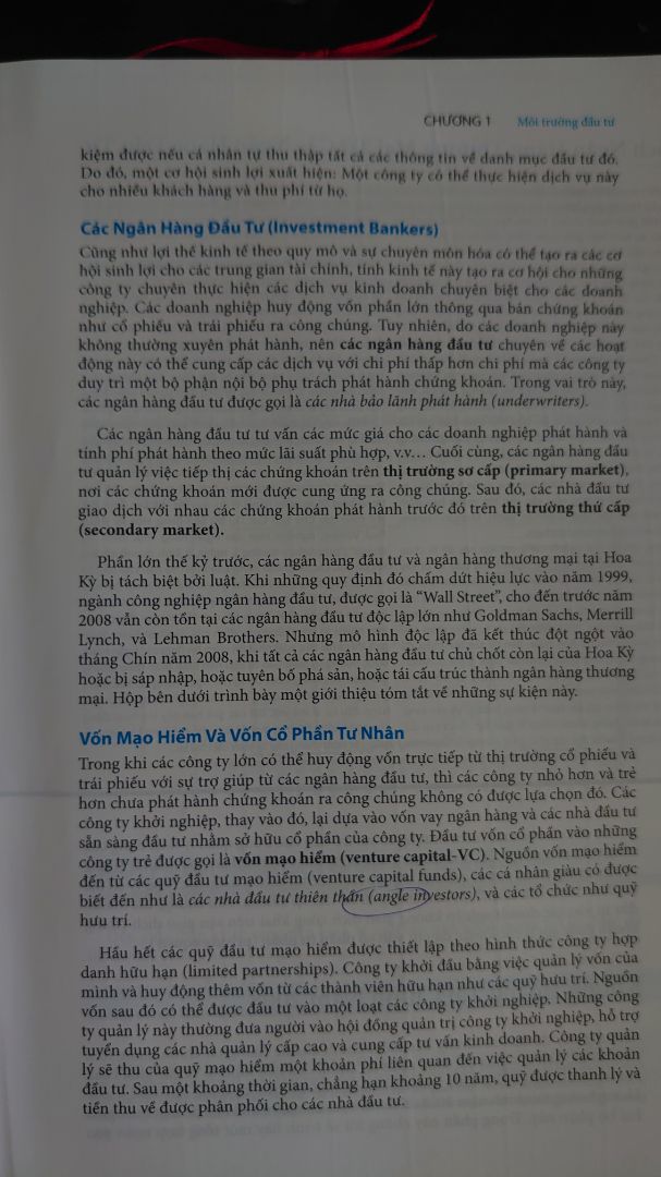 1. sách của mc grawhill nổi tiếng chất lượng, kiến thức đầy đủ và chính xác, các giải thích và lập luận đều rất chặt chẽ.
2. bố cục sách rõ ràng, dễ đọc và khoa học
3. đây là lời chê với nhà xuất bản: sách xài chất liệu giấy bóng khó đọc dưới ánh sáng đèn thêm nữa làm trọng lượng sách rất nặng
4. lại chê nhà xuất bản khâu đánh máy: mình mới đọc có 5 chương nhưng hầu như chương nào cũng có lỗi chính tả, không biết những chương sau có sai không, nếu sai các con số trong các khung ví dụ thì vất vả cho người đọc mong nxb chỉnh sửa tốt cho lần tái bản sau ( lỗi sai mình có chụp hình lại nhé để ví dụ)