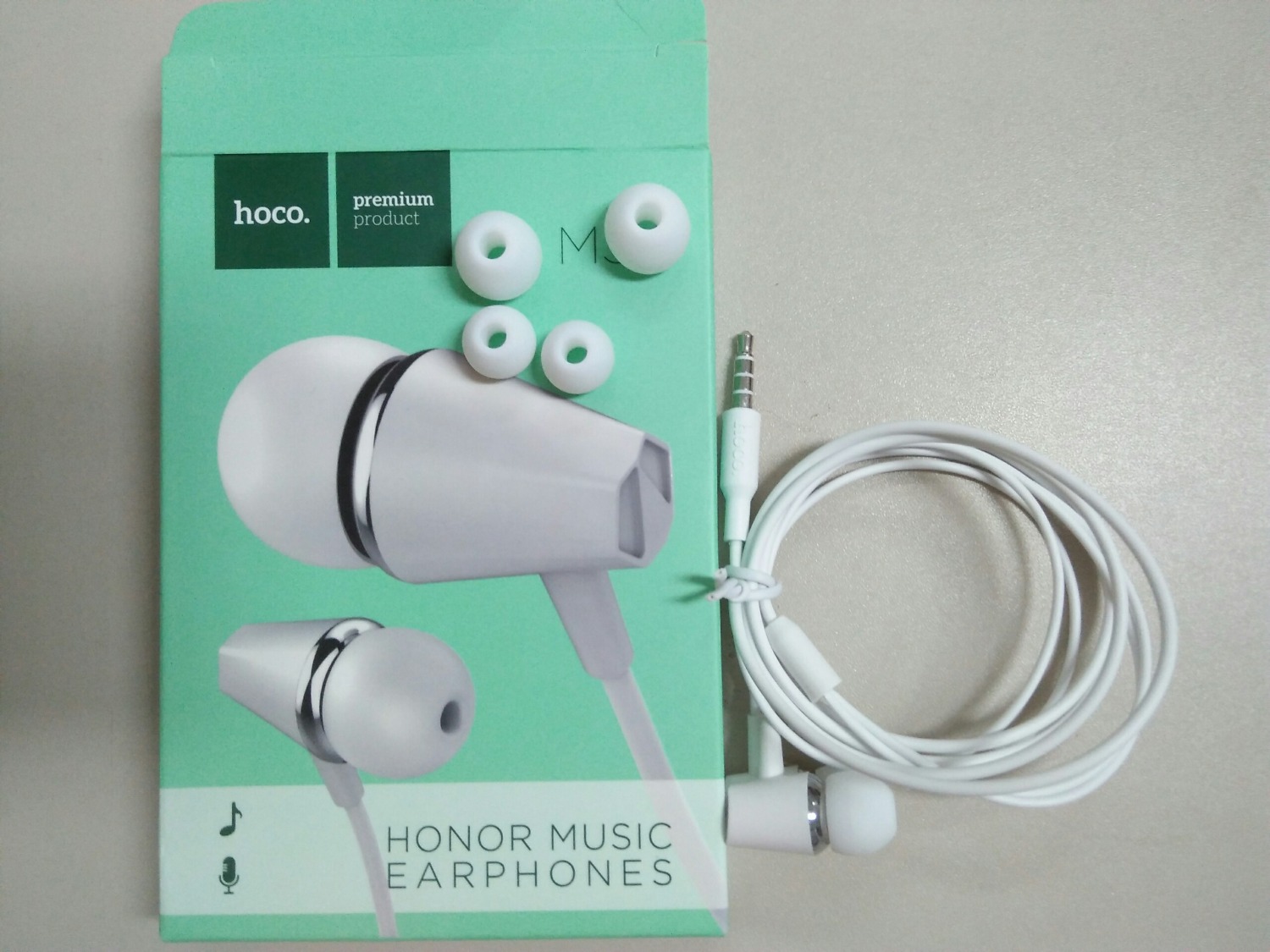 Tôi thích tai nghe của hãng này, giá tốt, chất lượng chất lượng giọng nói, nhạc, bass - chép rất tốt. Thêm nữa là hãng còn tặng kèm 2 cặp nhét tai để phù hợp với những người có tai to hoặc cho con nít!
Cảm ơn hãng, cảm ơn trang Tiki và anh giao hàng!