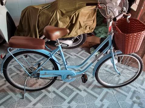 Yêu xe đạp .
Sản phẩm đẹp  , giống mẫu  , giống màu , bao bọc kỹ  , rất uy tín và mới mua lần đầu đấy ạ  .
Mới mua về không biết ráp , nhờ shop tư vấn tận tình sau hơn 2h mình đã tự làm thành công không nhờ ai luôn thật là vui  " là con gái thật tuyệt " .
Xe đẹp tuyệt vời . Hành trình về với mình thật xa xôi .