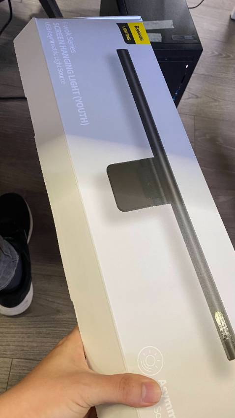 Để hình là Fighting có núm vặn, dành cho viền màn hình mỏng nhưng lại giao bản Young, nên không dùng được cho màn hình của mình, phải trả lại thôi.