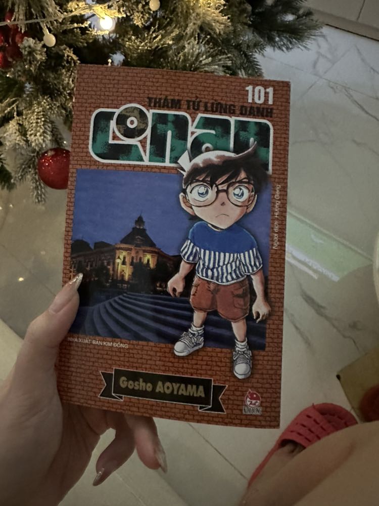 Mình chọn tikinow nên giao nhanh 2h là nhận đc, sản phẩm đẹp, giao hoả tốc nhưng tiki vẫn bọc kỹ, mình chưa đọc nội dung nên chưa biết