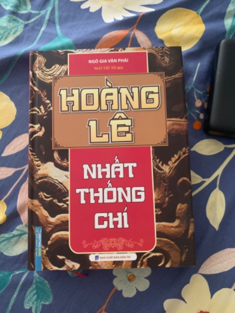 Giá cao hơn những chỗ khác
Gáy sách bị bẩn
Giao tiki now nên chỉ có 4 tiếng là xong
Chất lượng in ấn ở mức tròn vai thôi