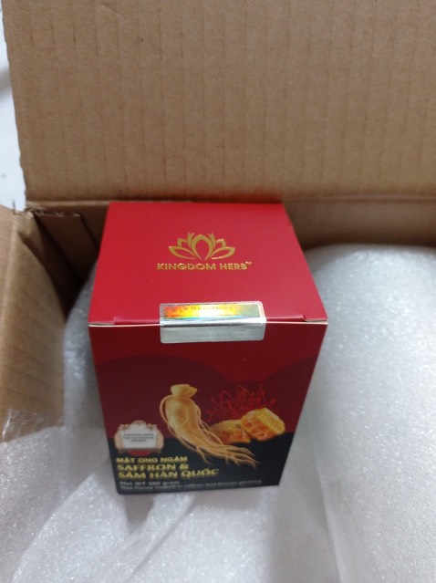 Đóng gói siêu cẩn thận 10 điểm, hộp nhìn sang trọng, đặt liền giao liền trong 1-2 tiếng thôi. Hàng nguyên seal, giá cả phải chăng mà hàng ổn áp lắm