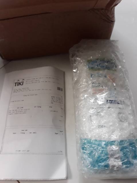 Lần 1 tôi nhận hàng không đúng mẫu. Mẫu sản phẩm là hàng nhập Mỹ. Sau khi tôi liên hệ Tiki đổi trả lại hàng
Lần 2 tôi tiếp tục nhận được sản phẩm giống sản phẩm đã nhận lần 1, tiếp tục không đúng
=> Đề nghị Tiki xem xét lại shop giao hàng không đúng cho khách (giá sản phẩm chào bán cao hơn giá sản phẩm thực tế giao)