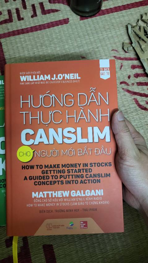 Chất lượng giao hàng và in ấn tốt. Nội dung thì mình không bàn đến vì đã đọc xong đâu. Sách có nhiều đồ thị nên rất dày, hi vọng đọc xong trong năm 2023.