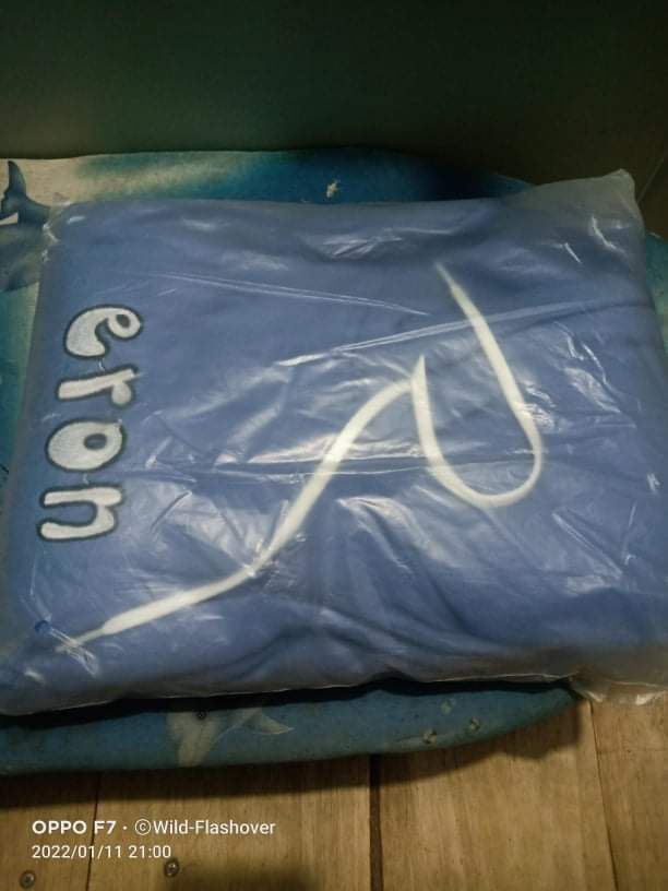 hàng đóng gói cẩn thận, áo đẹp mỗi tội là có chút chỉ thừa nhưng vẫn đẹp cho shop 5 sao