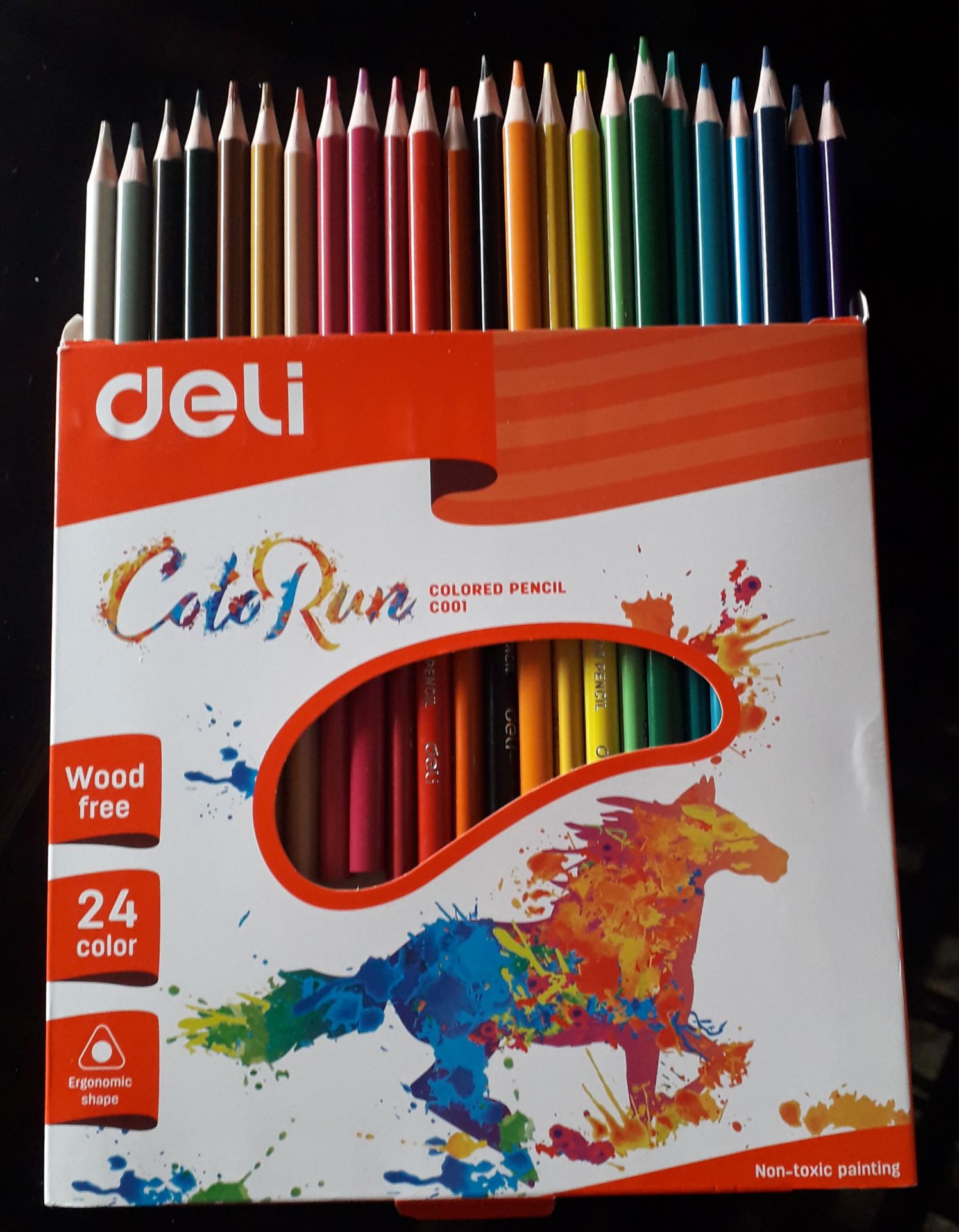 Đúng như ảnh, đúng theo yêu cầu của mình. Chất lượng được trong tầm giá, mình thấy màu hơi cứng đúng như bút chì đen HB vậy, hộp bút chì màu bằng giấy cũng đúng với tầm giá không đòi hỏi gì thêm, chỉ có góp ý nhỏ cho nhà sản xuất nên bọc bên ngoài hộp màu một túi bóng để khi khách hàng kiểm tra hàng, nhấc một phát thì bút màu sẽ tung tóe ra mất. Không biết màu nhân tạo hay màu tự nhiên. Dù là màu nhân tạo hay màu tự nhiên cũng được miễn là an toàn sức khỏe là được. Thực ra mình thích màu tự nhiên hơn bởi vì nó giống với màu cảnh thực ở ngoài đời thực hơn. Khi nhận hàng, hàng còn nguyên, khi mở hàng ra thấy không có áo mưa giảm sốc cũng sợ nhỡ bị hư, nhưng hộp màu còn nguyên, các đầu bút còn nguyên. Chúc Tiki làm ăn phát đạt. Chào Tiki.