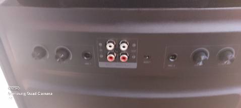 Chất lượng âm thanh tốt, ổn trong tầm giá, khá nặng khi di chuyển.