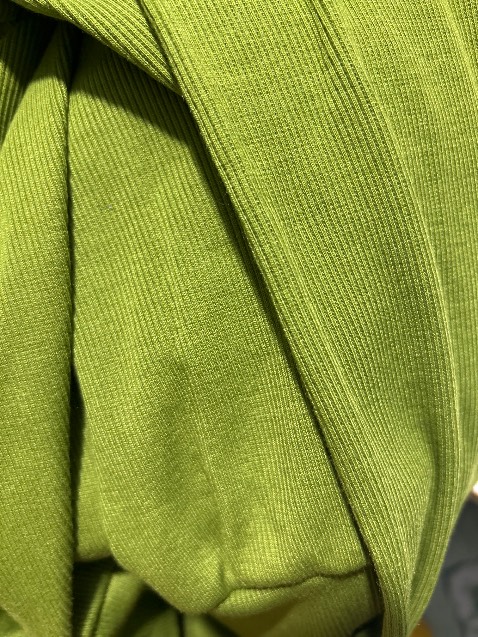 Chất vải thì OK, màu thì Ko đúng , o ngoài còn tối hơn . Những vẫn cho 5 sao