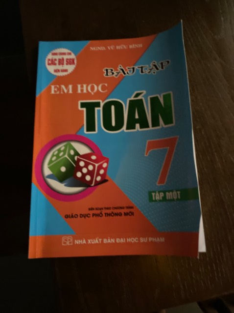 Nội dung ngắn gọn. Phần hướng dẫn giải nhiều bài hơi sơ sài.