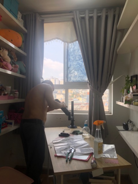 Đầy đủ phụ kiện, giao nhanh
Lắp chỗ màn hình thì con ốc nó dài quá, ko xiết ốc khít với khung nên mình phải kiếm đồ gia cố lại
Mình đã điều chỉnh lực của tay cầm nhưng nó vẫn đẩy cái cánh tay lên cao, shop check tn hỗ trợ mình  giúp với
Cảm ơn shop nhiều