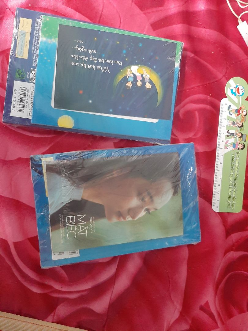 sách mới bìa in đẹp, đóng gói cẩn thận và giao hàng nhanh, rất thích