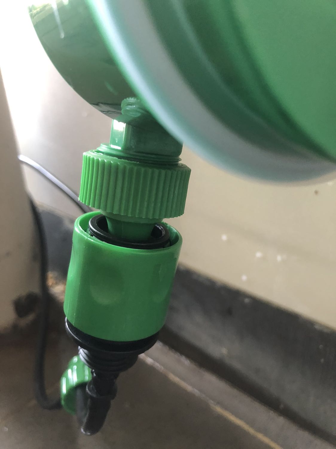 Shop đùa người mua à? Bao nhiêu người đánh 1 sao rồi mà Tiki ko kiểm soát chất lượng nhỉ? Ống nước không khớp bắn tung toé