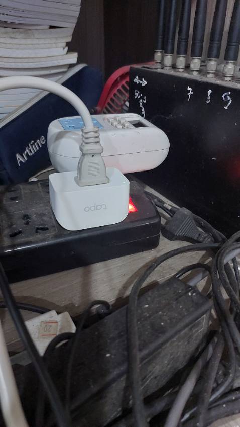 Nhỏ gọn, dễ dùng. Nhược điểm là đầu cắm, nhưng đành chịu, vì hàng nc ngoài, phải ra mua thêm bộ chuyển đổi