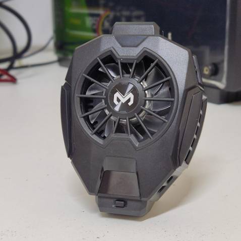 Quạt tản nhiệt oke nha mọi người, đỡ nóng điện thoại hẳn. Shop tư vấn tốt, giao hàng nhanh. 5 Sao nha. Quạt tản nhiệt oke nha mọi người, đỡ nóng điện thoại hẳn. Shop tư vấn tốt, giao hàng nhanh. 5 Sao nha.