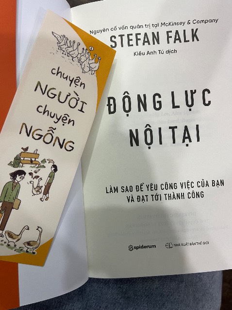 Shop đóng gói kĩ trc khi giao, ship nhanh. Có kèm bookmark