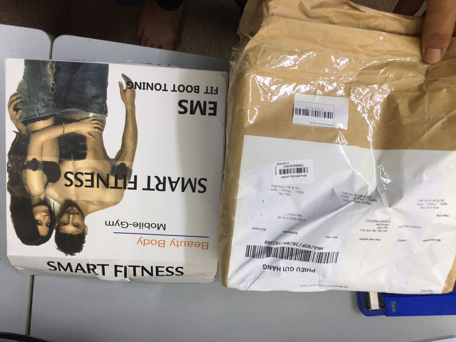 Hài Lòng thảm yoga. Mà sản phẩm còn lại là bộ dây ngủ sắc tập gym mà giao miếng dán bụng. Làm mất công đổi trả và cảm thấy khó chịu.