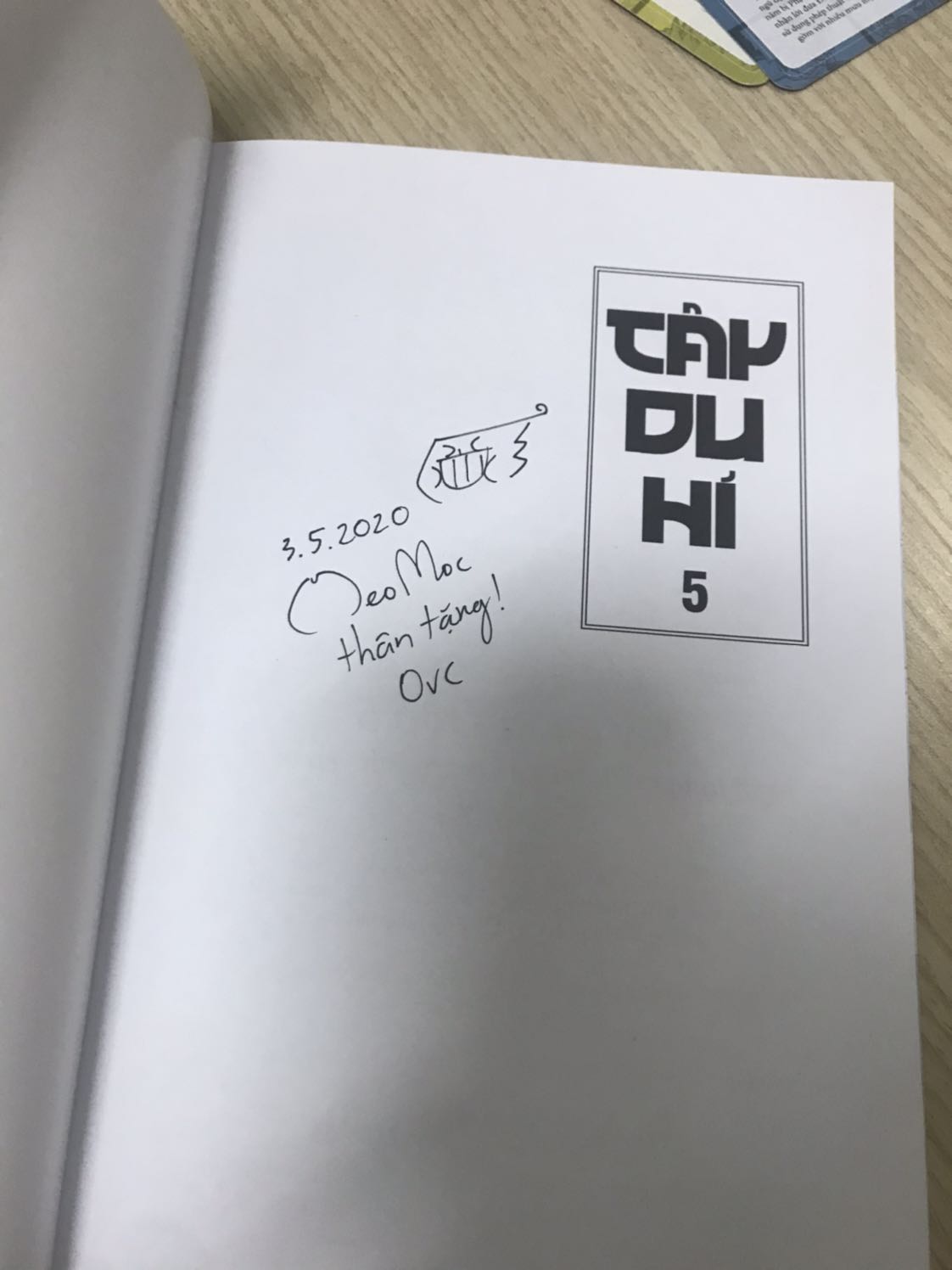 Tiki giao hàng nhanh như 1 cơn gió, mới ord hôm qua mà đơn tỉnh hôm nay đã giao rồi, sp đẹp, có chữ ký tác giả, nội dung truyện hài hước, thích hợp để đọc thư giản