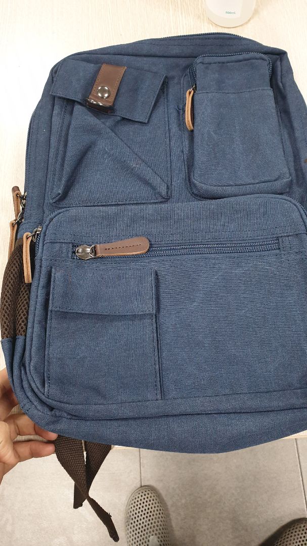 vải chắc chắn, đường may đẹp nhưng màu sắc hơi nhạt so với ảnh trên web