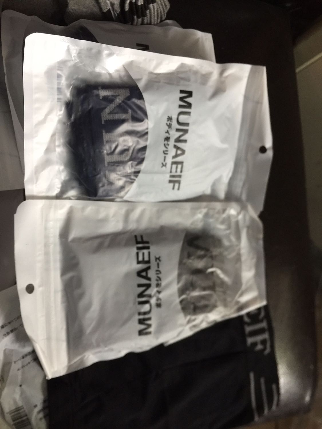 Giao cực nhanh, chủ nhật order thì sáng thứ hai đã nhận được rồi.
Chuyên nghiệp quá đấy shop ạ.
Chúc các bạn làm ăn tấn tới và luôn nhanh gọn lẹ như vậy nhé ạ.
1000 sao mà vote được cũng cho nữa.