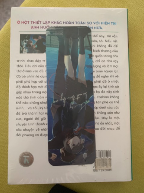 ok, dày hơn mình nghĩ, bìa đẹp khỏi bàn