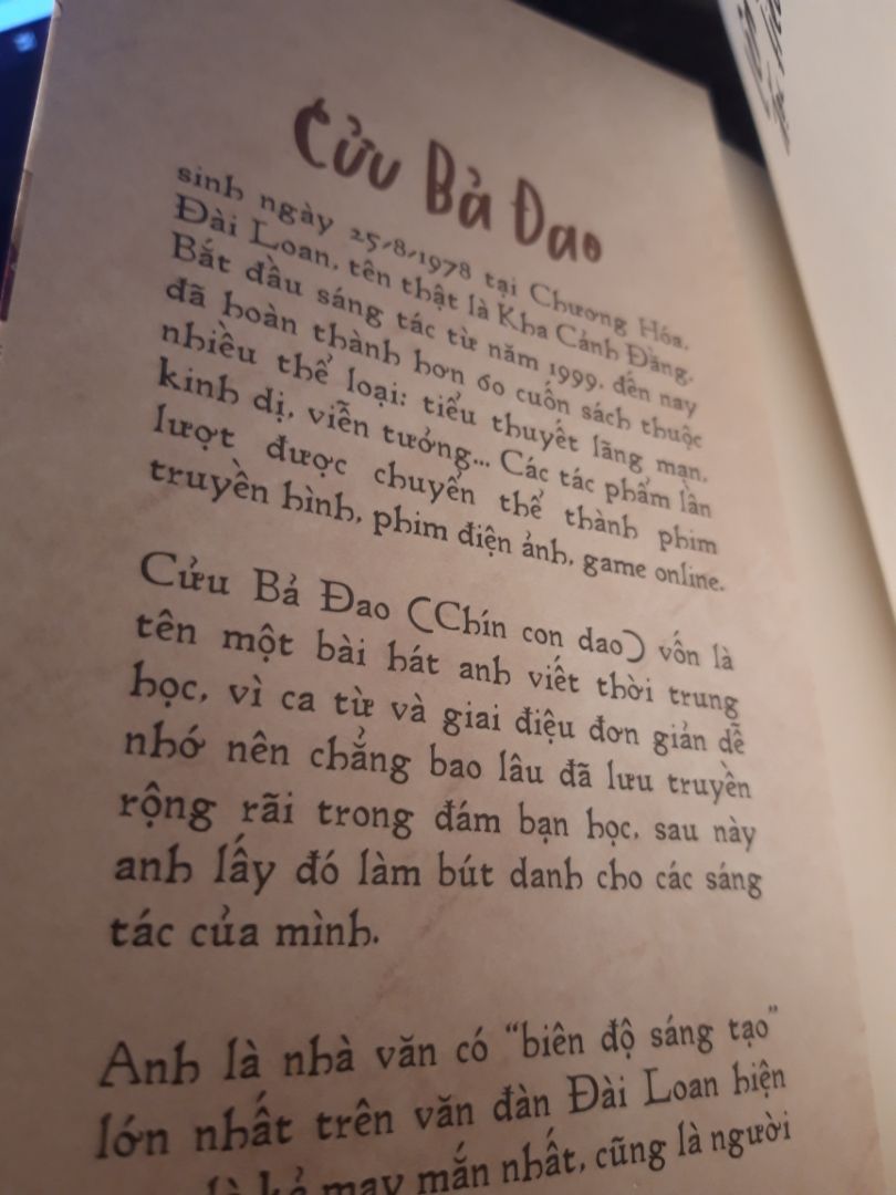 Một phong cách mới của Cửu Bả Đao mà mình ko ngờ, đọc khá là giải trí, truyện giao khá nhanh dù có đang dịch