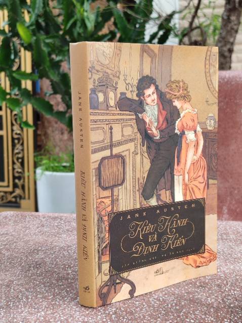 Không có plot twist, không có điểm cao trào. Nội dung đáng lẽ chỉ cần viết gãy gọn trong 10 trang, nhưng Jane Austen đã viết được nhiều hơn thế. 
Cuốn sách này đúng là kinh điển nếu đặt trong bối cảnh hơn 200 năm trước lúc nó mới ra mắt, nhưng thực tại về bình đẳng giới đang diễn ra khắp nơi thì đọc sẽ thấy rất bình thường. 
Ngoài nữ chính Elizabeth và nam thần Darcy thì các nhân vật còn lại được xây dựng khá hời hợt. Có lẽ các bạn nữ sẽ chấm điểm cao hơn mình.
Điểm cộng là văn phong rất dễ đọc nên có thể hoàn thành sách khá nhẹ nhàng.