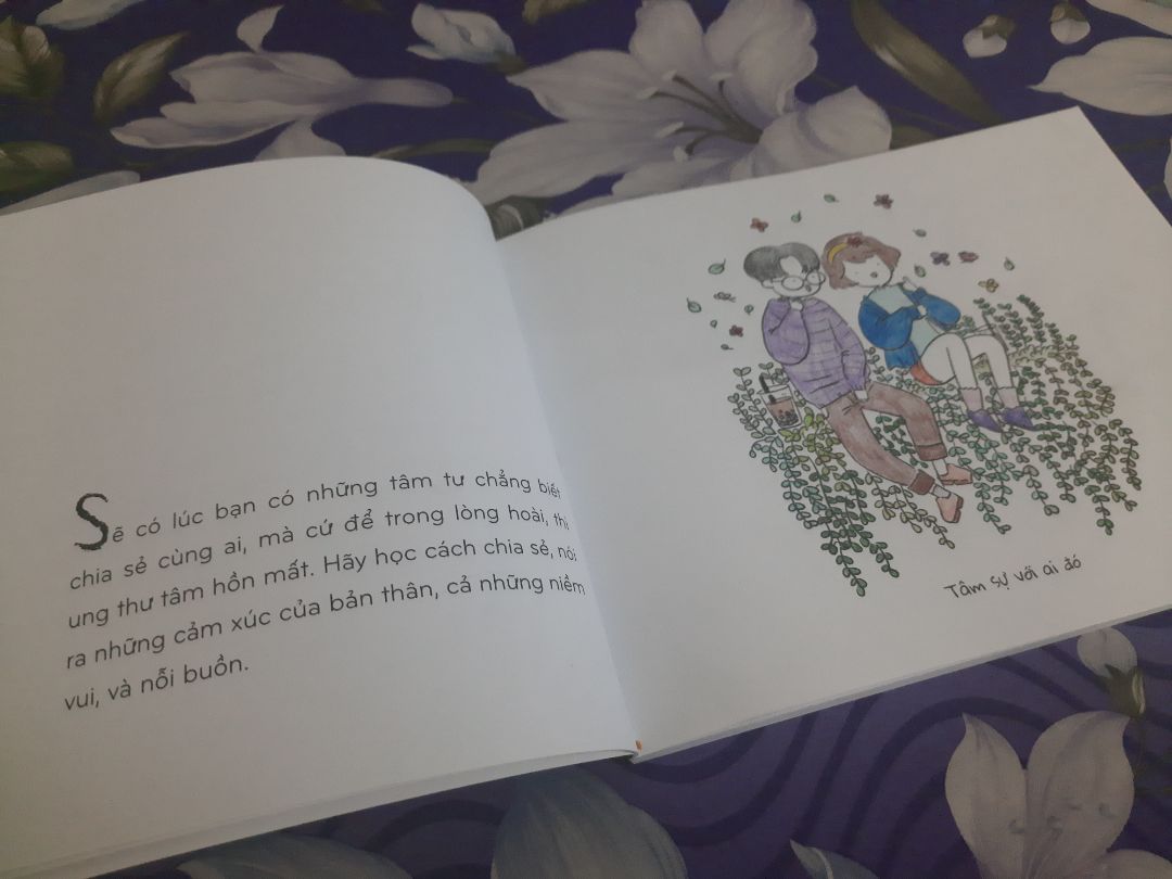 Sách rất đẹp và dễ thương nhé mọi người! Mỗi trang đều có những câu nói ngắn gọn và những hình vẽ để tô màu rất dễ thương? Mọi người nên mua cuốn sách này và tô màu lúc rảnh cũng như có thể thư giãn và giải trí. Tiki lần này giao hàng hơi lâu so với những lần trước nhưng mà ko sao, vì thời buổi dịch bệnh và mình cũng đặt vào dịp tết nữa nên là 5* cho sản phẩm nhé??