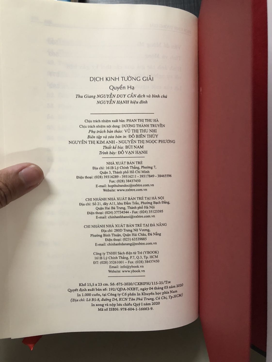 Hơi tiếc vì k dc bọc sách chỉ có lớp nilon mỏng bọc ngoài, chất lượng giấy quá tốt in đẹp, giao hàng siêu nhanh