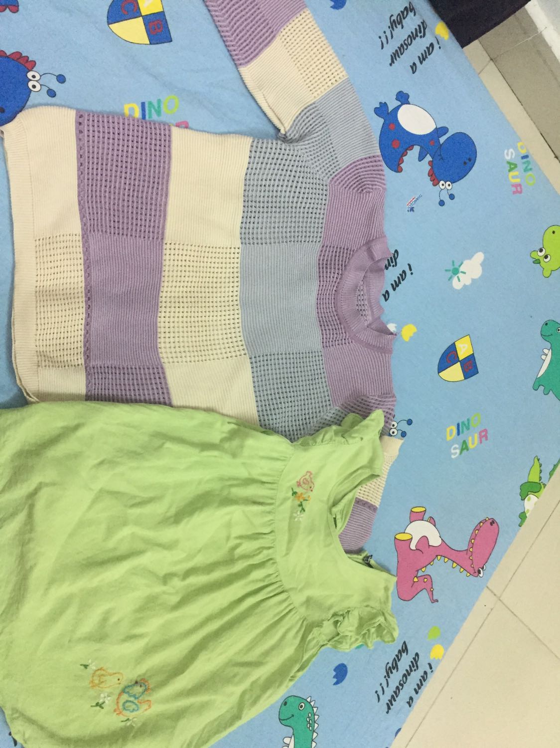 qua te.ao nho xiu,ngan ngun nhu ao tre con,k dang so voi gia tien.hom truoc tinh tra hang ma minh k biet vo dau de tra nen thoi.hi vong lan sau shop ban hang uy tin hon