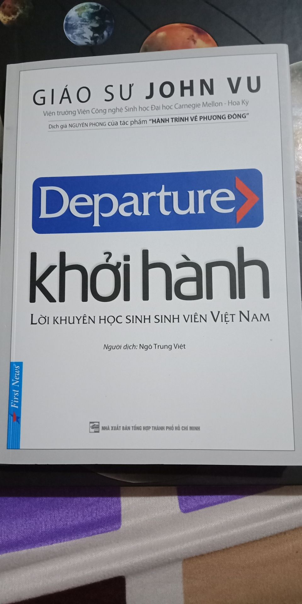 giao nhanh kinh khủng, mang về là con em nó thích và khoái lắm đọc mãi đến h chưa chán nè!  ???