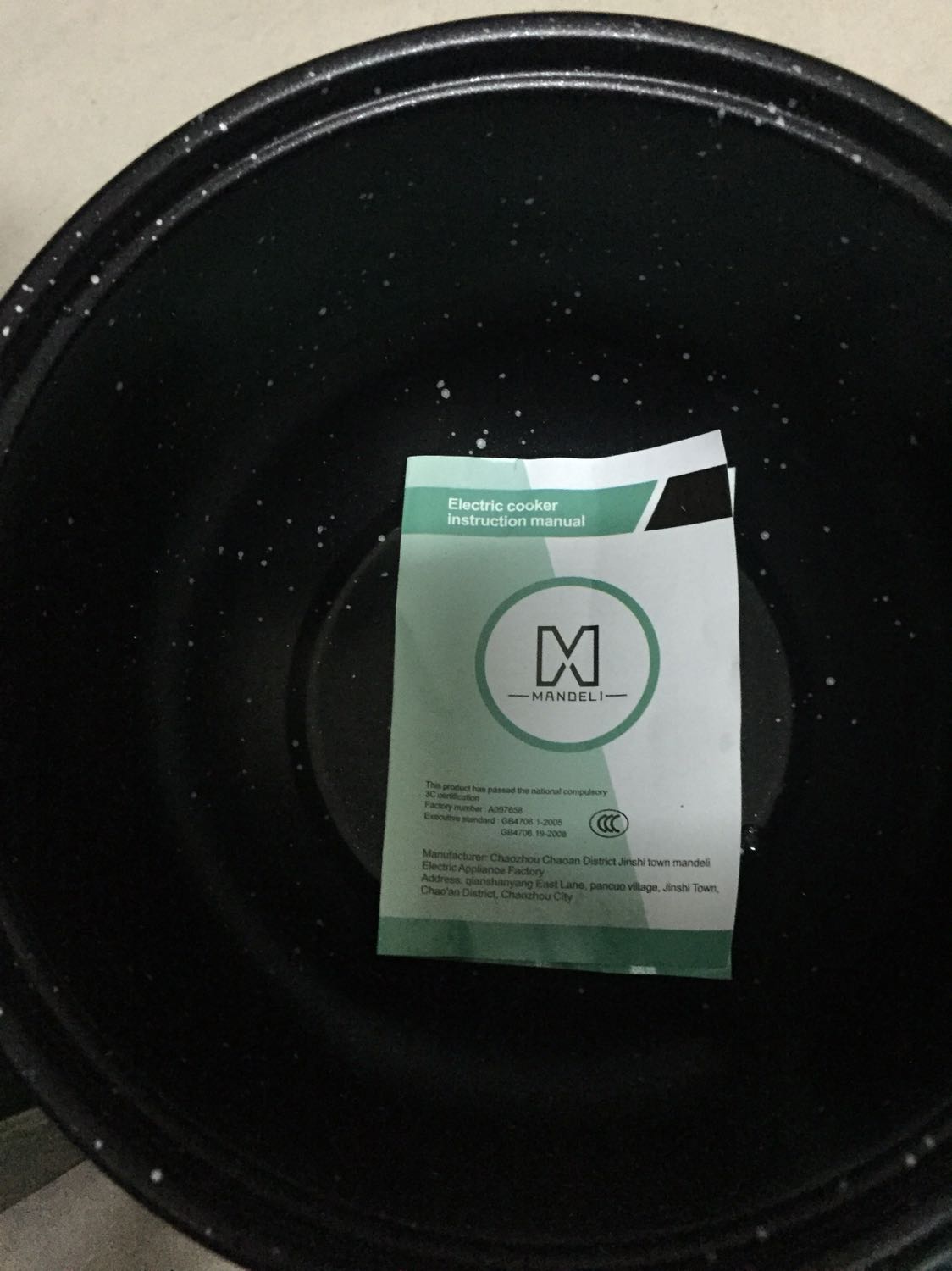 Hàng có cty sản xuất nên có hướng dẫn sử dụng, có tên thương hiệu dù không phải là minidocter. Có lớp chống dính như hình ảnh. Chân nhựa bị gập ghềnh nên giảm sao.