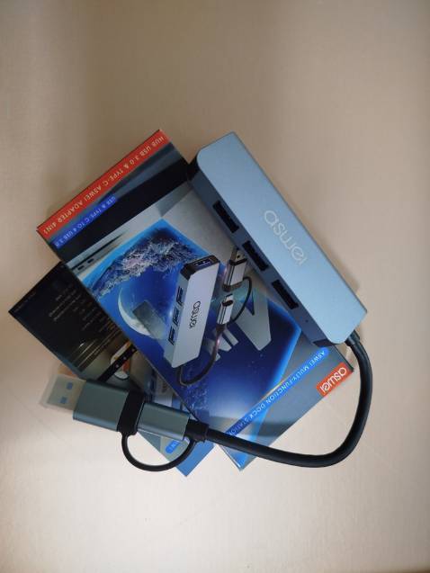 •  Hub ASWEI hoạt động nhạy, vỏ hợp kim nhôm chắc chắn, thiết kế nhỏ gọn, thuận tiện mang theo.
 •  Thiết bị hoạt động ổn định, kết nối cùng lúc nhiều thiết bị mà không xảy ra lỗi, tản nhiệt rất tốt.
 •  Tốc độ truyền nhanh, vỏ ngoài làm bằng hợp kim nhôm có khả năng chống chịu va đập tốt. Đã thử 4 cổng và đều hoạt động ổn định.
 •  Bộ chia cổng USB có thiết kế đẹp mắt, bền bỉ, nhỏ gọn và dễ sử dụng.
 •  Sản phẩm tích hợp 4 cổng USB 3.0, đầu vào hỗ trợ cả USB và Type-C, đáp ứng nhu cầu kết nối đa dạng thiết bị.
 •  Thời gian giao hàng nhanh chóng, sản phẩm đóng gói cẩn thận, nhân viên giao hàng thân thiện.
 •  Nhân viên tư vấn chu đáo, nhiệt tình. Mua hàng chính hãng tại Tiki, mình hoàn toàn yên tâm về chất lượng và giá cả.
 •  Cảm ơn Tiki rất nhiều! •  Hub ASWEI hoạt động nhạy, vỏ hợp kim nhôm chắc chắn, thiết kế nhỏ gọn, thuận tiện mang theo.
 •  Thiết bị hoạt động ổn định, kết nối cùng lúc nhiều thiết bị mà không xảy ra lỗi, tản nhiệt rất tốt.
 •  Tốc độ truyền nhanh, vỏ ngoài làm bằng hợp kim nhôm có khả năng chống chịu va đập tốt. Đã thử 4 cổng và đều hoạt động ổn định.
 •  Bộ chia cổng USB có thiết kế đẹp mắt, bền bỉ, nhỏ gọn và dễ sử dụng.
 •  Sản phẩm tích hợp 4 cổng USB 3.0, đầu vào hỗ trợ cả USB và Type-C, đáp ứng nhu cầu kết nối đa dạng thiết bị.
 •  Thời gian giao hàng nhanh chóng, sản phẩm đóng gói cẩn thận, nhân viên giao hàng thân thiện.
 •  Nhân viên tư vấn chu đáo, nhiệt tình. Mua hàng chính hãng tại Tiki, mình hoàn toàn yên tâm về chất lượng và giá cả.
 •  Cảm ơn Tiki rất nhiều!