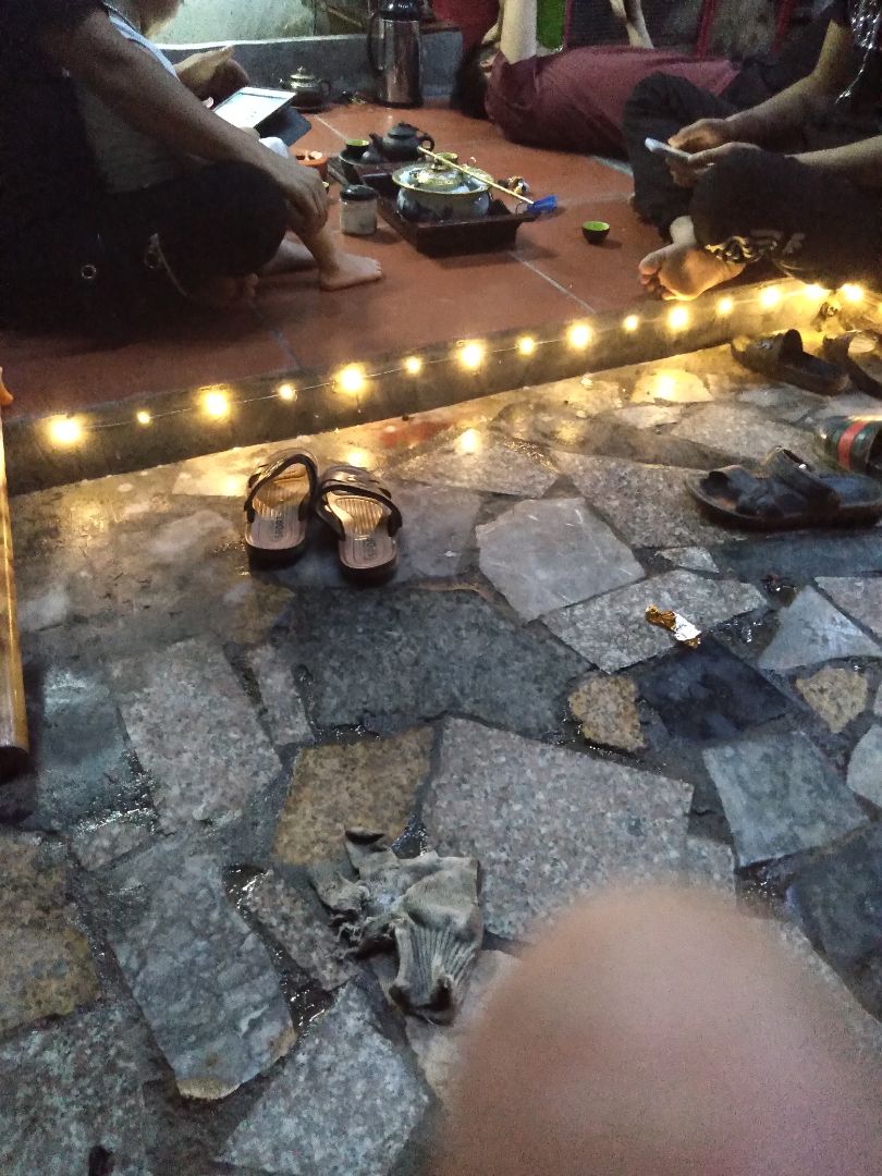 lần đau mua tiki thay qua ngon đong goi rât hai long sam pham dong goi chac chăn giao hang nhanh 2 hôm la nhân dk ông giao hang rât lich sư bên nira sam phâm co ca sach huong giân ns chung la rat hai long tuy sam pham it tien