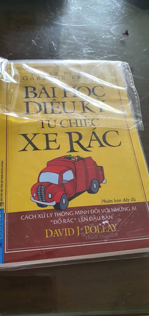 Sách in lỗi, phản hồi lại tiki tư vấn và hướng dẫn rất cụ thể và nhiệt tình để đổi lại sản phẩm rất nhanh. Shipper thì rất thân thiện, cẩn thận. Cảm ơn tiki rất nhiều.