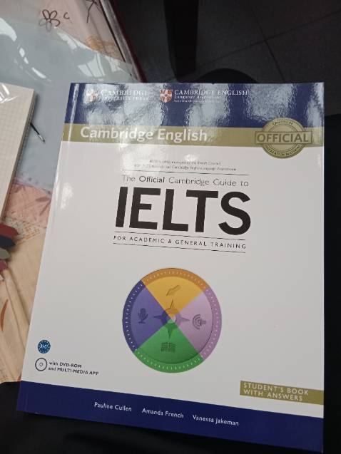 Về trải nghiệm mua hàng, mình thấy khá ưng ý. Sách được bọc, đóng gói cẩn thận. Shipper khá nhiệt tình.

Về nội dung sách, mình thấy quyển này khá hay với các bạn muốn tự học IELTS. Sách cung cấp kiến thức tổng quan về IELTS và kiến thức của cả bốn kĩ năng. Ở cuối còn có bài tập thực hành.