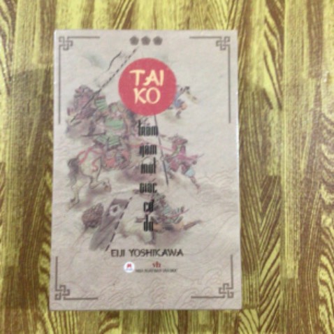 Bộ sách siêu to dày dặn,là bộ sử đầu tiên về Nhật Bản mà mình mua,hi vọng hay như sách sử Trung. Mua sale 44%,áp mã 35k của sách Huy Hoàng,thêm mã 40k Tiki,còn 304k