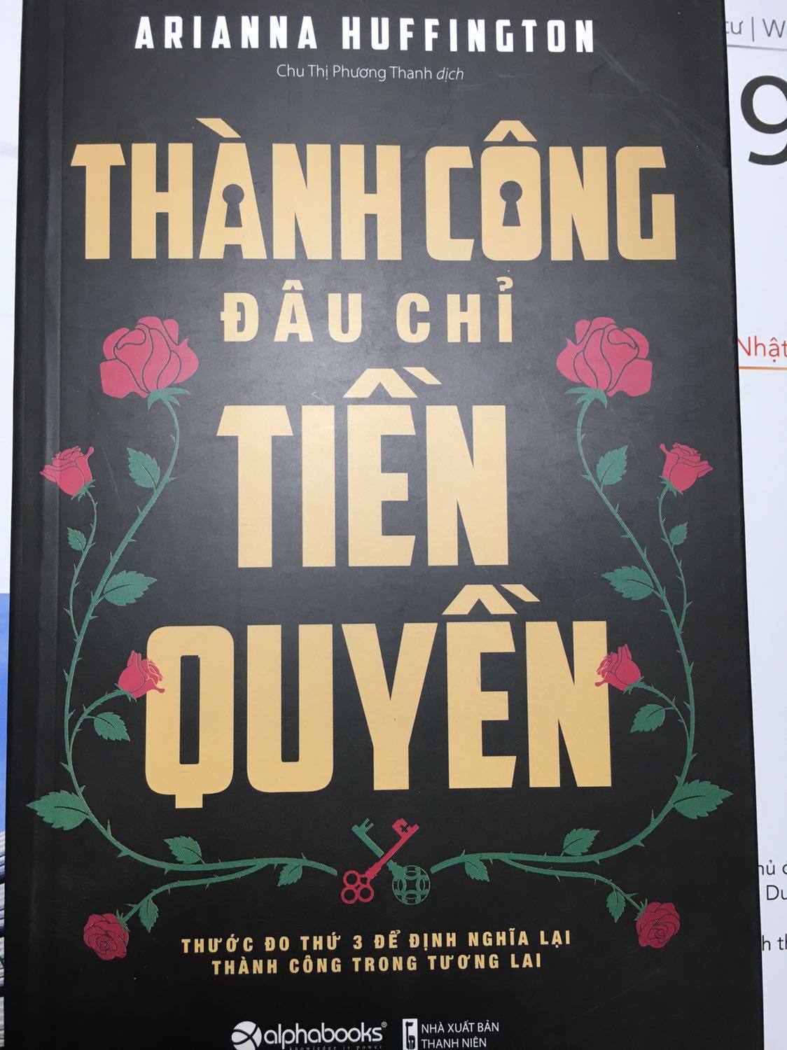 Sách được bảo quản tốt, bọc cẩn thận khi gửi. Sách cho ta thấy một góc nhìn khác của thành công, rất phù hợp với câu trích dẫn: "Hạnh phúc của mi sẽ ra sao nếu không có những người mà mi soi chiếu".