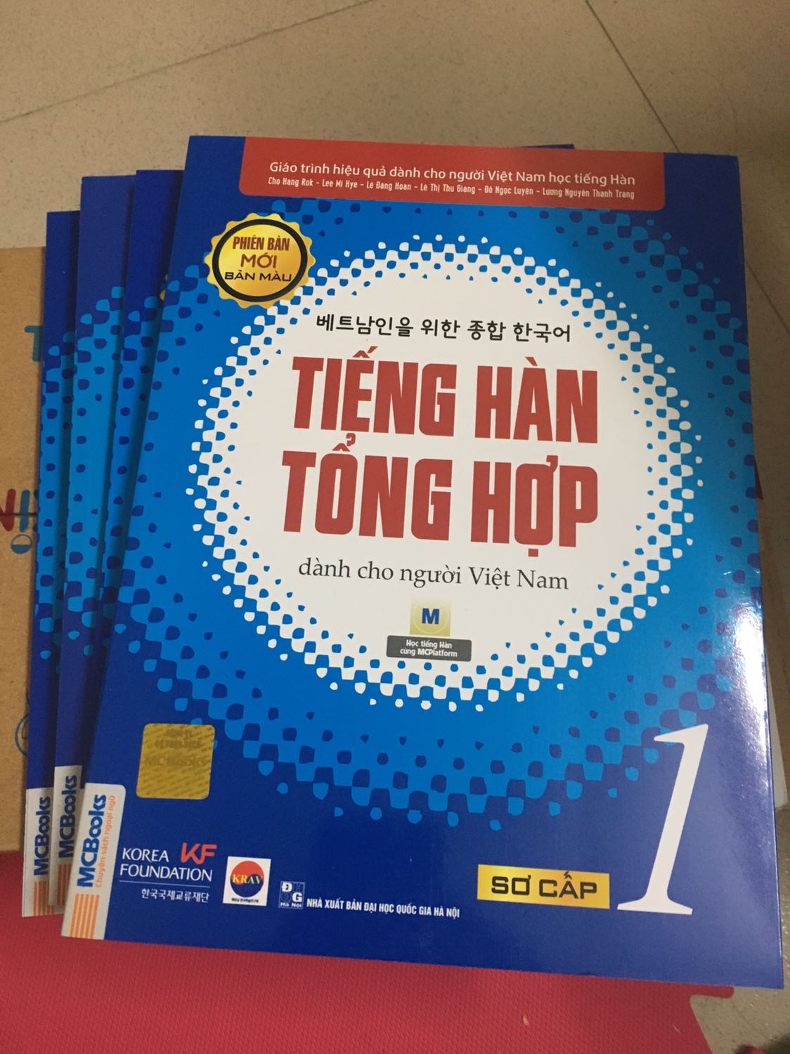 Giao hàng nhanh, sách đẹp nhìn rất hấp dẫn, thấy được tặng kèm khoá học online nhưng mình không nhận được Giao hàng nhanh, sách đẹp nhìn rất hấp dẫn, thấy được tặng kèm khoá học online nhưng mình không nhận được