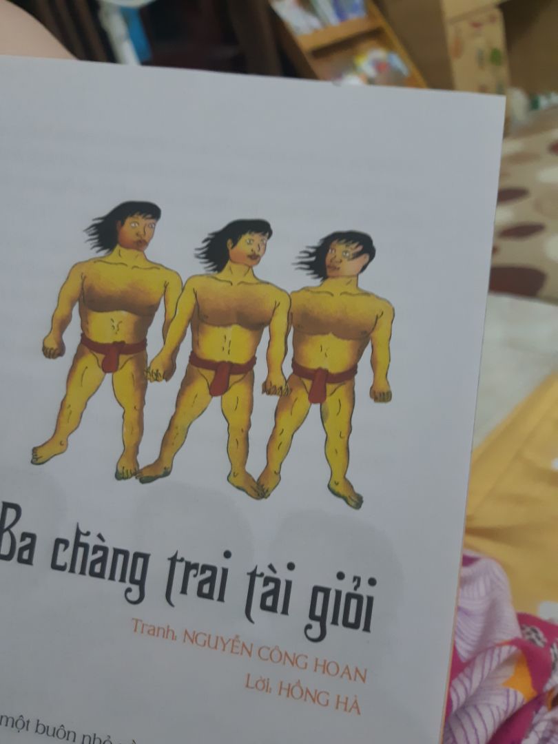 sách chắc hợp với các bạn tuổi tiểu học hơn ạ, vì bé nhà mình 3t nhìn hình minh họa ở sách bé thấy sợ :((