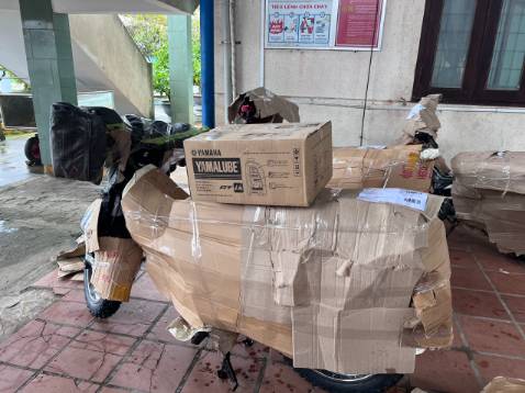 Cảm ơn mr Phương phòng Kinh doanh và team Yamaha Sáng Thu. Các bạn hỗ trợ mình rất tận tình và chuyên nghiệp.

1. Hỗ trợ tư vấn chi tiết và dễ hiểu. 

2. Hỗ trợ đóng thùng và gởi xe từ Quảng Ngãi vào SG  rất kỹ và đúng thời gian đã hẹn trước. 

P/S: lần đầu mua xe máy online. Mình rất phân vân nhất là chọn 1 đại lý ở xa SG. Tuy nhiên sau khi làm việc với team Sáng Thu mình cảm thấy rất hài lòng. Dịch vụ các bạn hơn mức 5 *. Cảm ơn team nhiều. 

Các bạn thích dòng PG-1 mà ở các TP lớn Hcm-HN chưa mua được hãy chọn Sáng Thu nhé.

Thân,