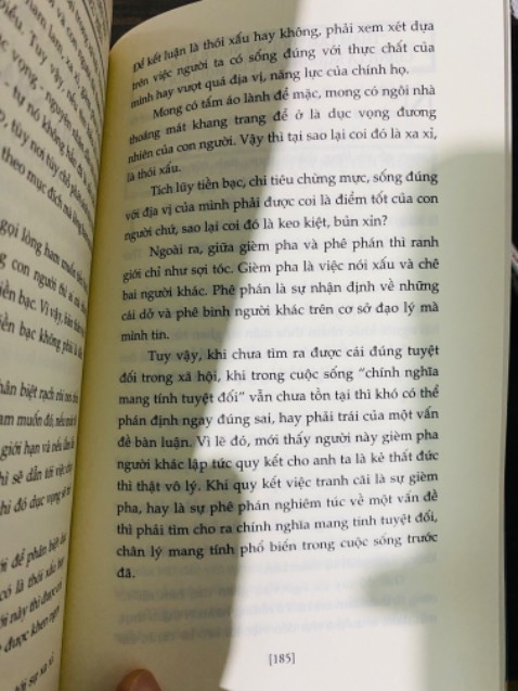 Sách triết lý, không có bookmark đi kèm Sách triết lý, không có bookmark đi kèm