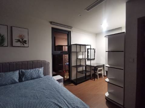 Shop giao hàng nhanh, giao đúng sản phẩm đã đặt hàng. tuy nhiên 1 chiếc bàn chân bị cong, không biết phải do vận chuyển ko