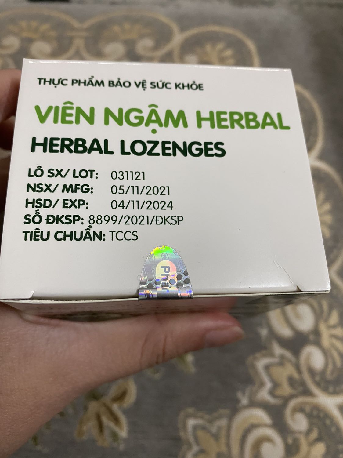 Sản phẩm dễ ngậm, nói chung ngậm gọi là hỗ trợ dịu họng thôi chứ ho nhiều vẫn phải kháng sinh các bạn nhé 😂 nói chung khá thích pharmacity từ sản phẩm đến dịch vụ!
