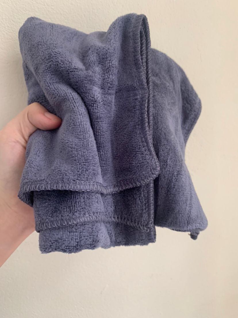 Khăn dày dặn, không bị rụng bông luôn. đáng mua nha