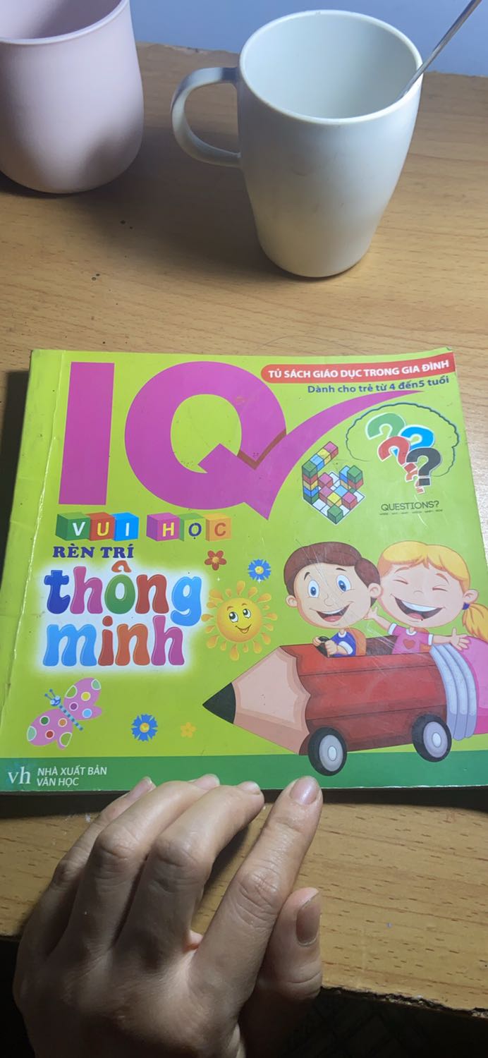 sách đọc rất lôi cuốn. mình mới nhận lúc chiều, vừa đọc vừa bán hàng nên chưa được nhiều. nhưng rất hay. đáng để mua. so với giá gốc thif rẻ hơn 6k