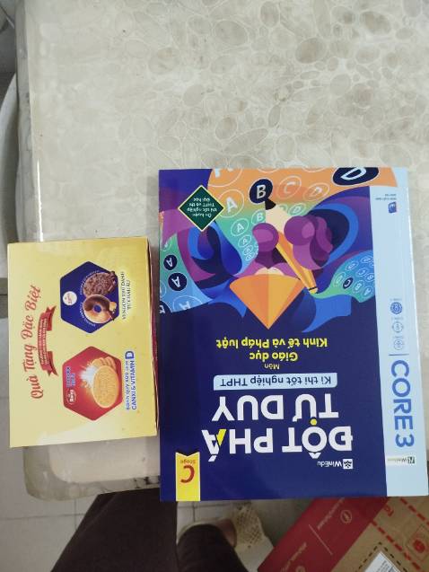 Sách đẹp,hay, thơm mùi sách, hàng giao nhanh, mình còn được tặng hộp bánh