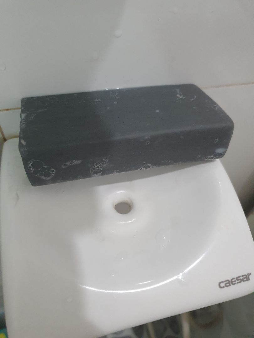 Giao hàng nhanh. Xà phòng thơm. Sử dụng thấy da láng hơn xíu